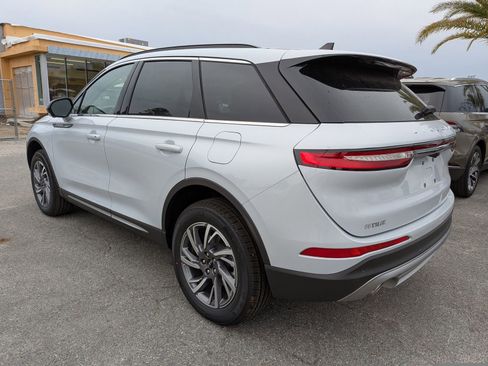 New 2026 Lincoln Corsair Premiere image 7