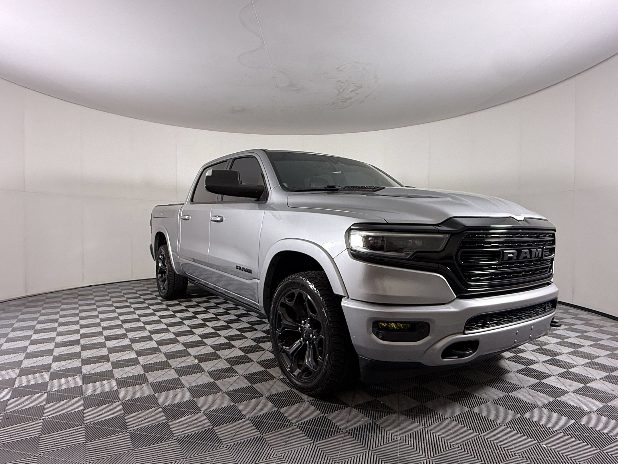 Used 2022 RAM 1500 Limited w/ Night Edition AWD/4WD image 7