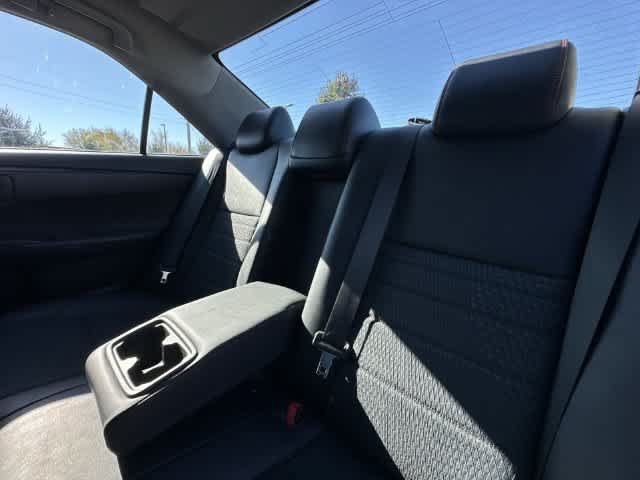 Used 2015 Toyota Camry SE FWD image 14