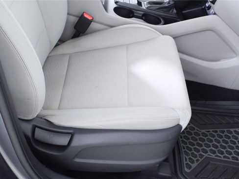 Used 2019 Hyundai Tucson SE AWD/4WD image 16