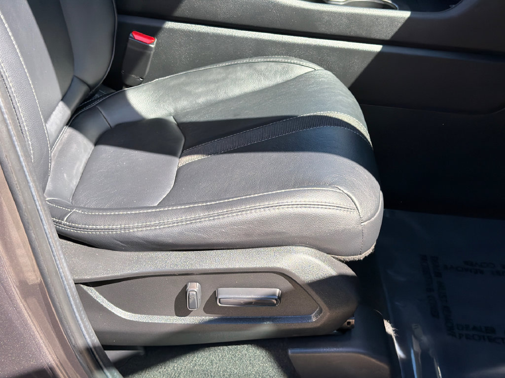 Used 2025 Honda Pilot EX-L image 11