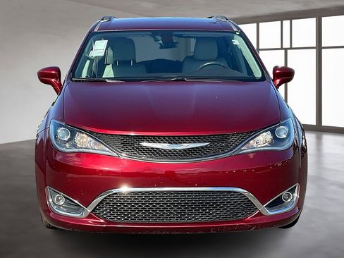 Used 2017 Chrysler Pacifica Touring-L image 2