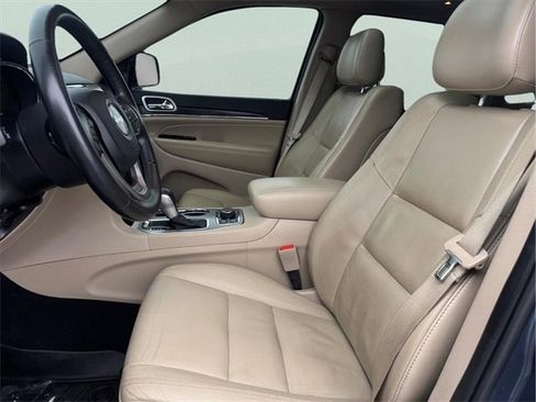 Used 2019 Jeep Grand Cherokee Limited image 14