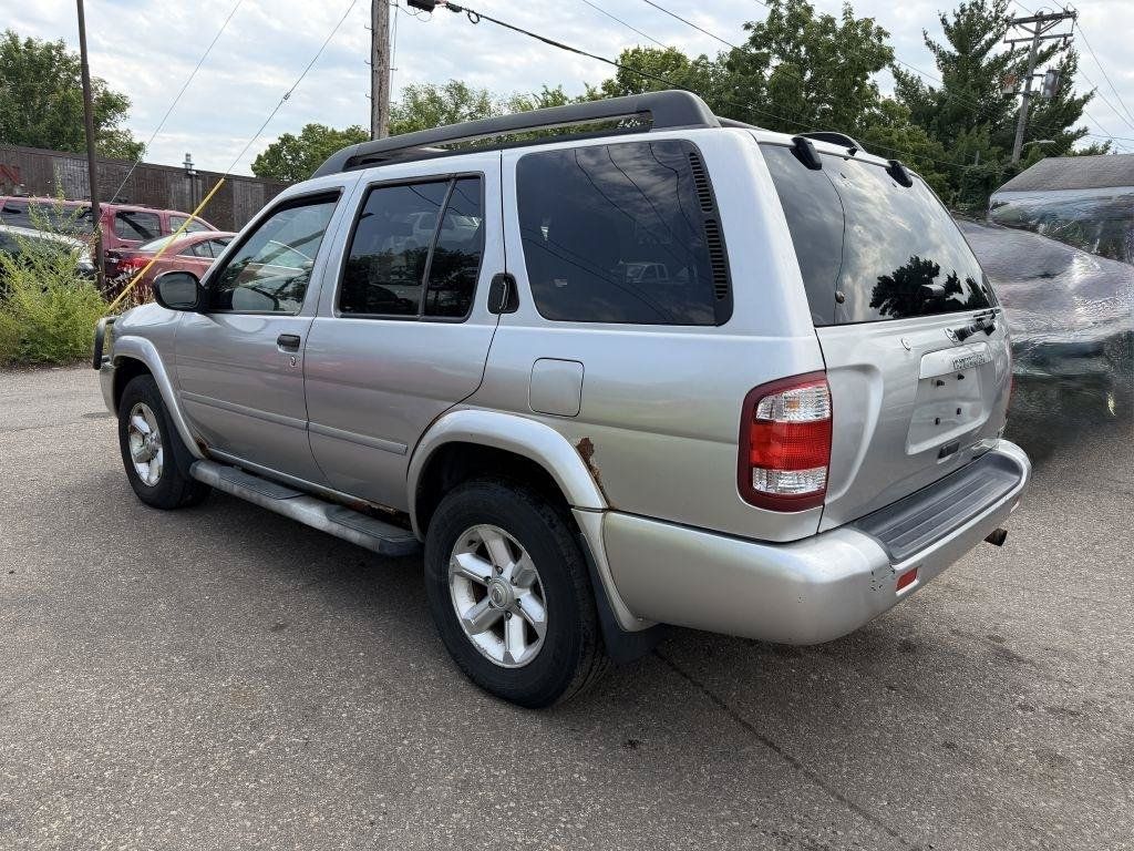Used 2003 Nissan Pathfinder SE AWD/4WD image 4