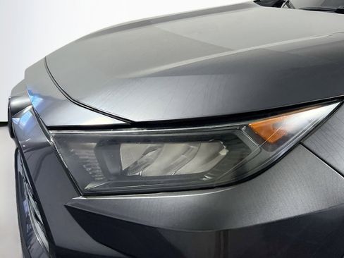 Used 2019 Toyota RAV4 LE image 11