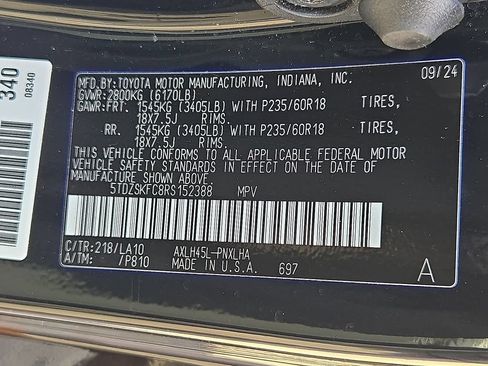 Used 2024 Toyota Sienna Limited AWD/4WD image 30