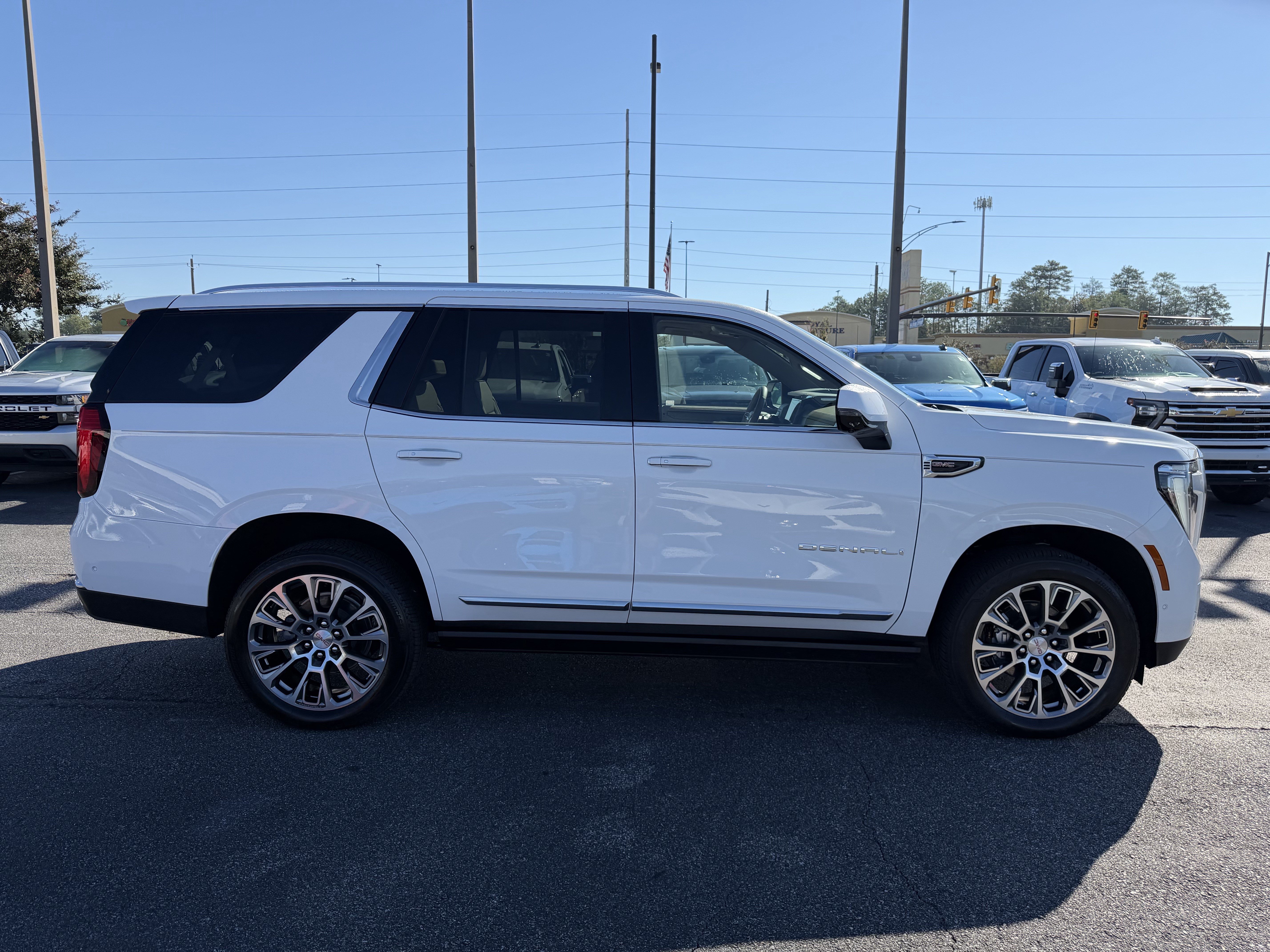 Used 2026 GMC Yukon Denali w/ Sun & Power Step Package RWD image 11