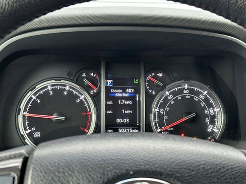Used 2024 Toyota 4Runner TRD Off-Road Premium AWD/4WD image 25