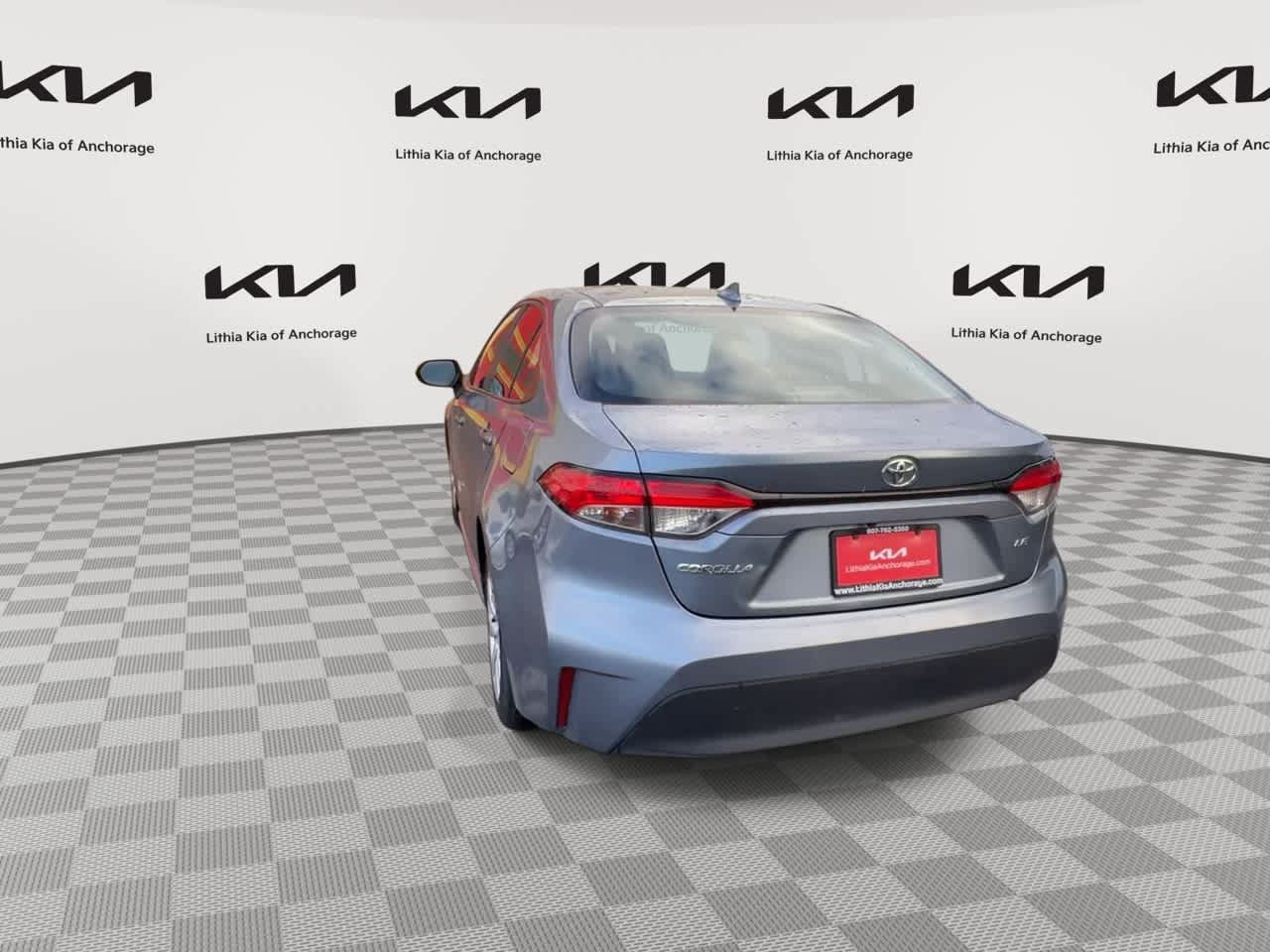 Used 2023 Toyota Corolla LE FWD image 2