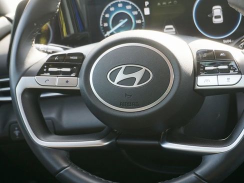 Used 2024 Hyundai Elantra SEL w/ Convenience Package image 12