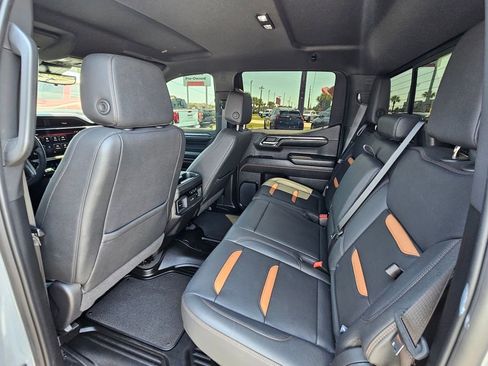Used 2024 GMC Sierra 1500 AT4 w/ Technology Package AWD/4WD image 13