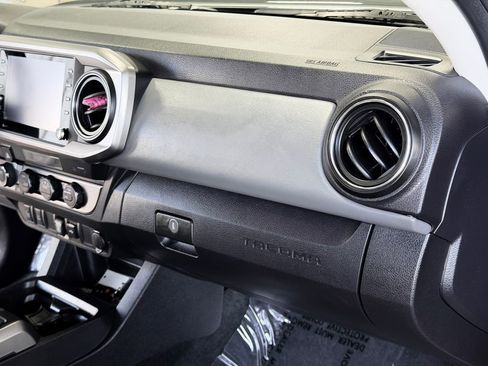 Used 2022 Toyota Tacoma SR5 w/ Technology Package image 30