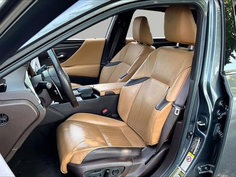 Used 2019 Lexus ES 350 w/ Accessory Package 2 FWD image 18