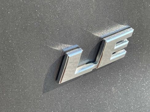 Used 2023 Toyota RAV4 LE FWD image 9