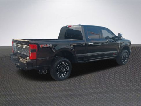 Used 2024 Ford F250 Platinum image 4