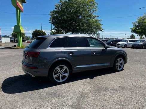 Used 2019 Audi Q7 3.0T Prestige AWD/4WD image 3