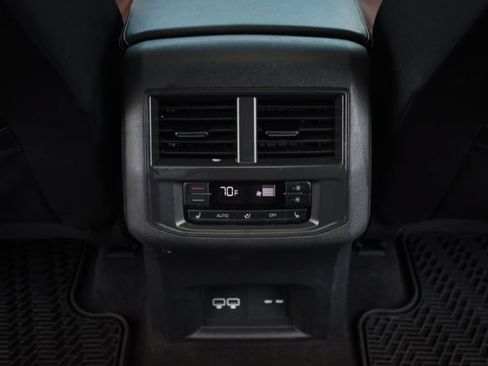 Used 2021 Volkswagen Atlas SEL Premium AWD/4WD image 46