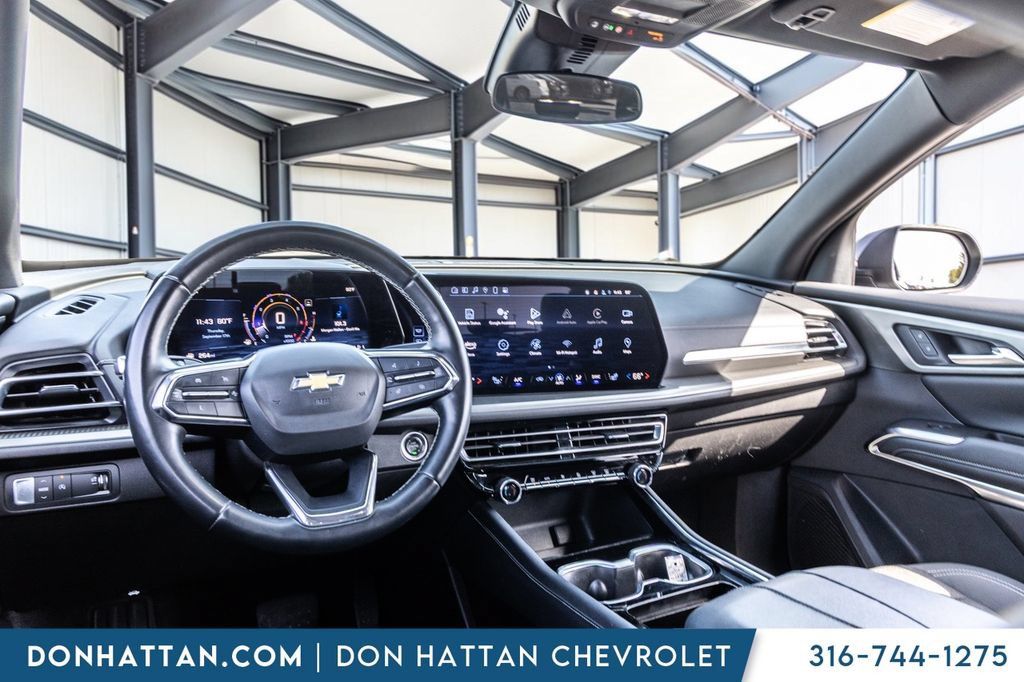 Used 2024 Chevrolet Traverse LT FWD image 15