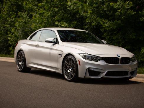 Used 2017 BMW M4 Convertible w/ Competition Package RWD image 31