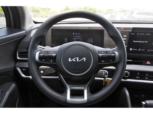 Used 2024 Kia Sportage LX AWD/4WD image 17