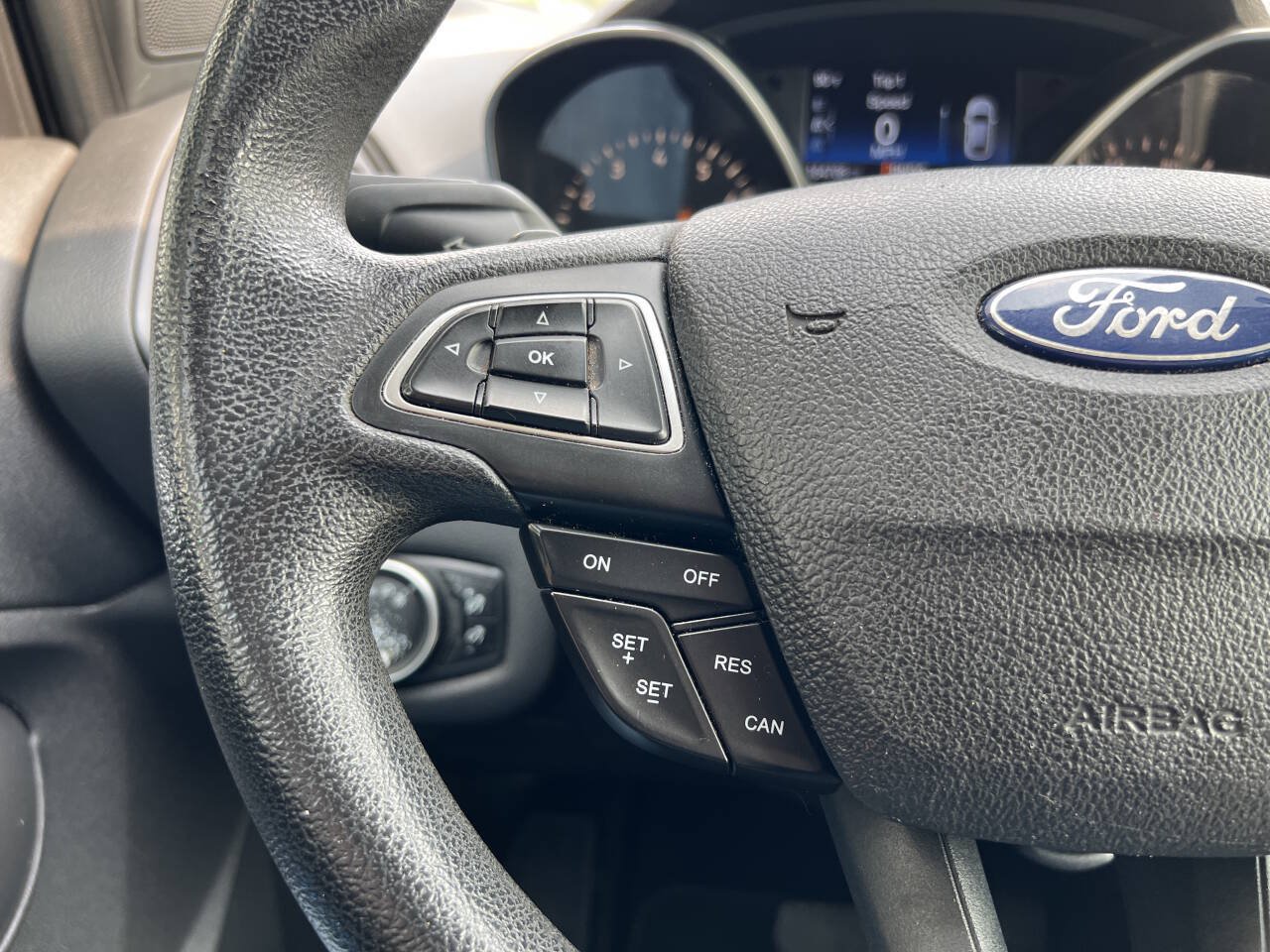 Used 2017 Ford Escape SE FWD image 17