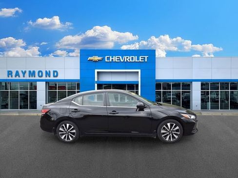 Used 2023 Nissan Sentra SV w/ SV Premium Package FWD image 2