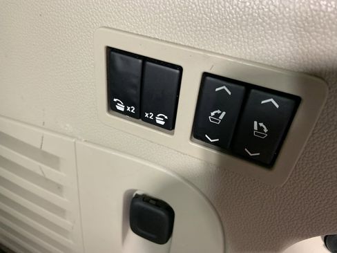 Used 2015 GMC Yukon XL Denali w/ Touring Package image 11