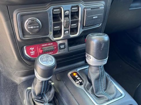 Used 2023 Jeep Wrangler Unlimited Rubicon 4xe w/ Cold Weather Group AWD/4WD image 29
