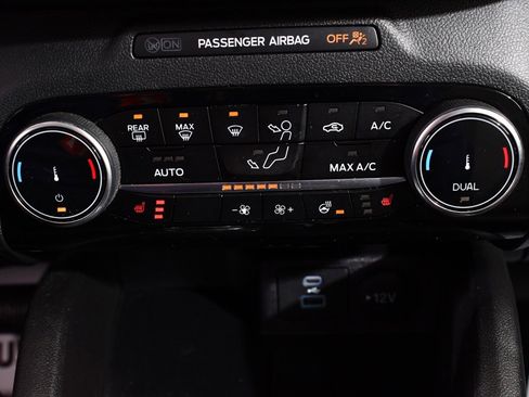 Used 2022 Ford Escape SE w/ SE Sport Appearance Package image 29