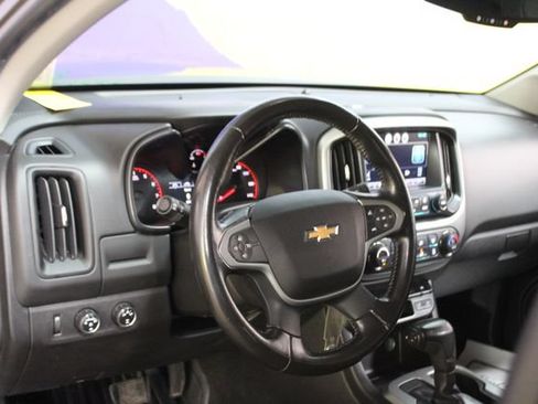 Used 2015 Chevrolet Colorado LT AWD/4WD image 14