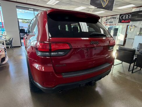 Used 2018 Jeep Grand Cherokee Trailhawk AWD/4WD image 9