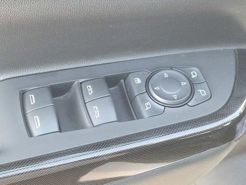 Used 2023 GMC Acadia AT4 w/ Technology Package image 16