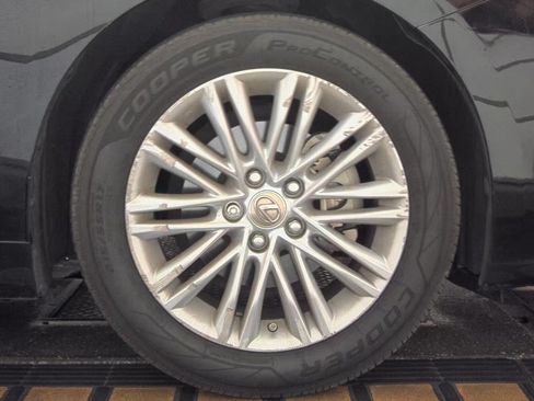 Used 2014 Lexus ES 350 w/ Luxury Package FWD image 8