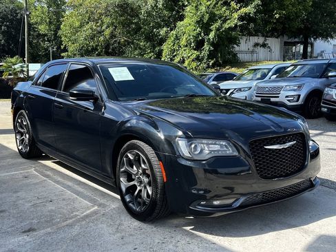 Used 2015 Chrysler 300 S w/ 300S Premium Group RWD image 8