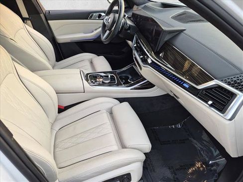 Used 2024 BMW X7 M60i AWD/4WD image 23