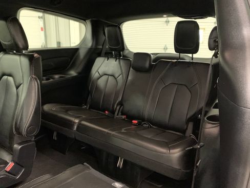 Used 2025 Chrysler Pacifica Select FWD image 21