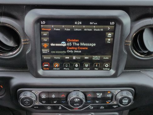Used 2023 Jeep Gladiator Overland AWD/4WD image 18