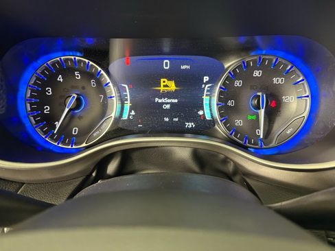New 2026 Chrysler Pacifica Select FWD image 25