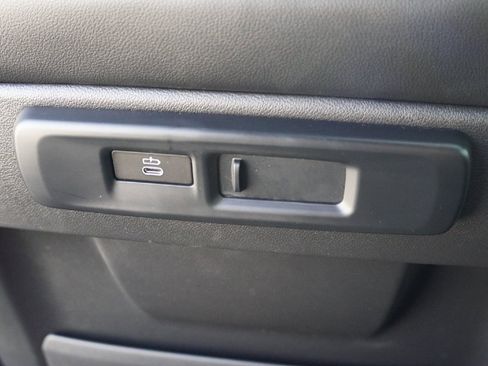 Used 2022 BMW X6 xDrive40i w/ Premium Package image 30