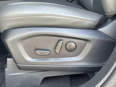 Certified 2025 Ford Explorer Active w/ Active Comfort Package image 21