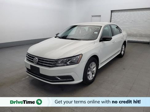 Used 2017 Volkswagen Passat 1.8T S image 1