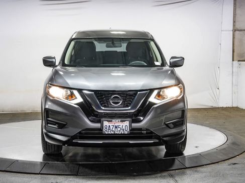 Used 2017 Nissan Rogue S FWD image 3
