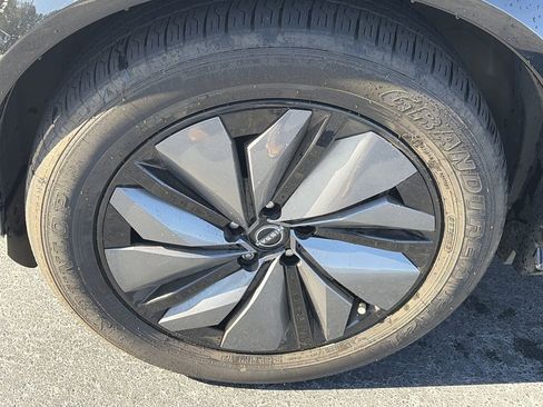 Certified 2023 Nissan Ariya AWD image 10