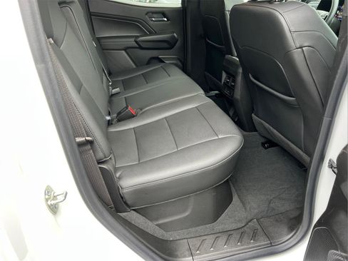 Used 2024 Chevrolet Colorado LT w/ LT Convenience Package III image 16