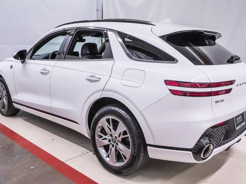 Certified 2025 Genesis GV70 3.5T Sport image 8