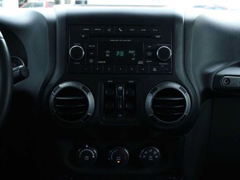 Used 2014 Jeep Wrangler Unlimited Sport w/ Quick Order Package 24S AWD/4WD image 16