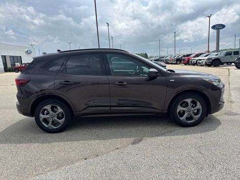 Used 2023 Ford Escape ST-Line Select w/ Tech Pack #2 AWD/4WD image 2