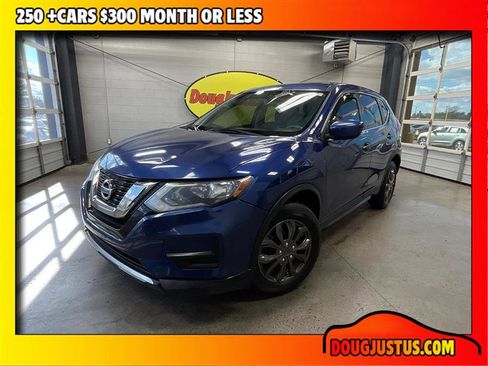 Used 2017 Nissan Rogue S image 1
