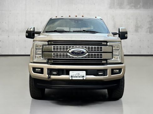 Used 2018 Ford F250 Platinum w/ Platinum Ultimate Package image 2