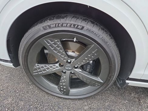 Used 2025 Genesis GV70 3.5T Sport w/ Sport Advanced Package image 15